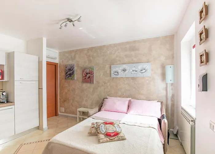 Valery House *