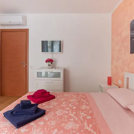 Daire Valery House *